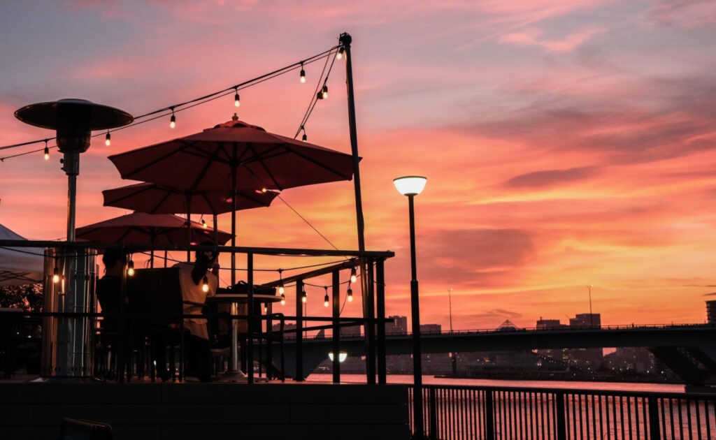 「CITABRIA BAYPARK grill & bar」夕景
