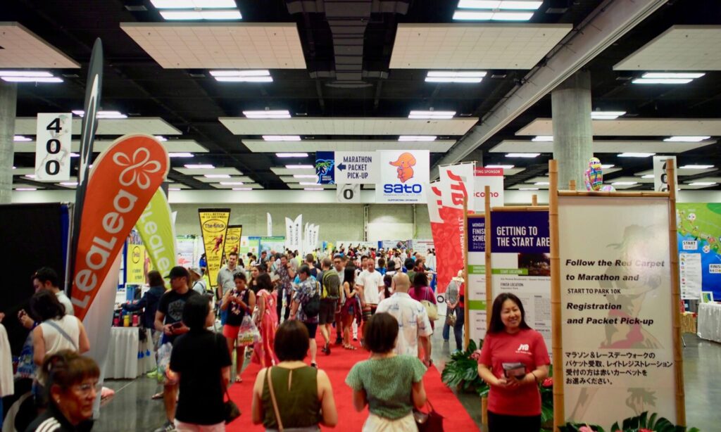 ホノルルマラソン パケットピックアップ会場内