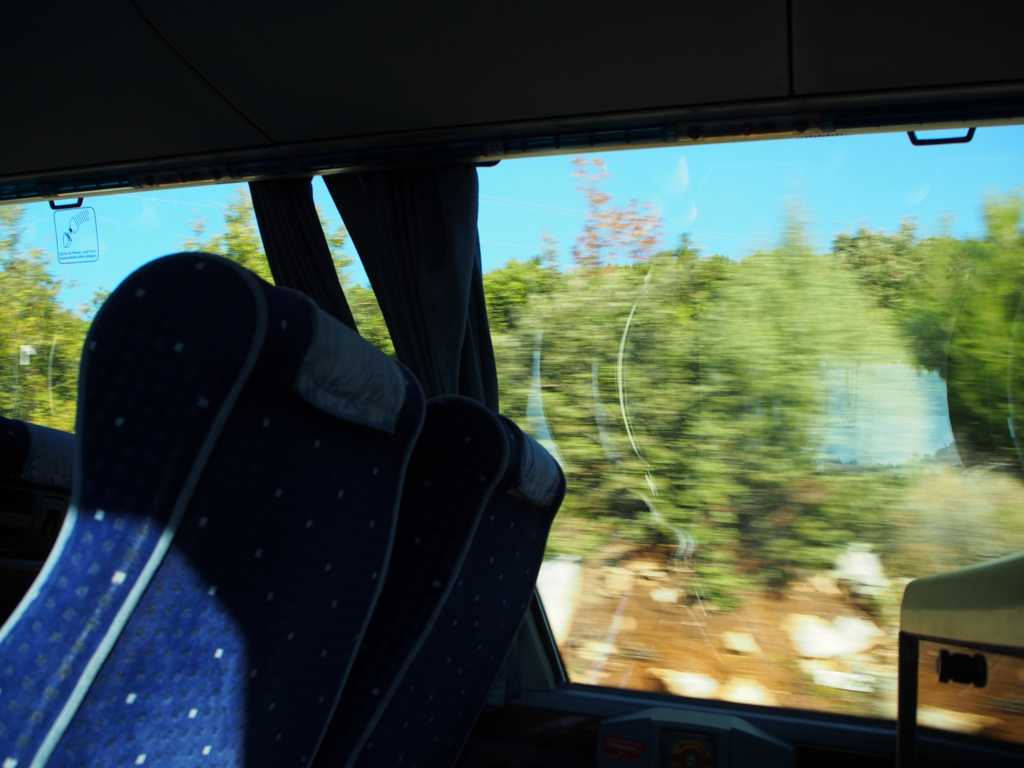 右側の座席に座った時の眺め