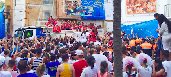 トマティーナ当日の会場内の様子