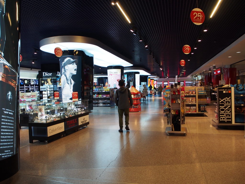 トルコ-ブルガリア間のDutyfreeの中の様子