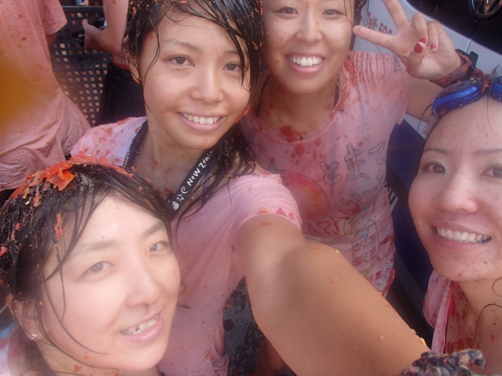 トマトエキスでぐちゃぐちゃな友人たち