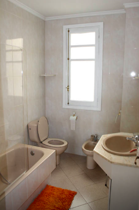 Airbnbの宿バストイレの様子