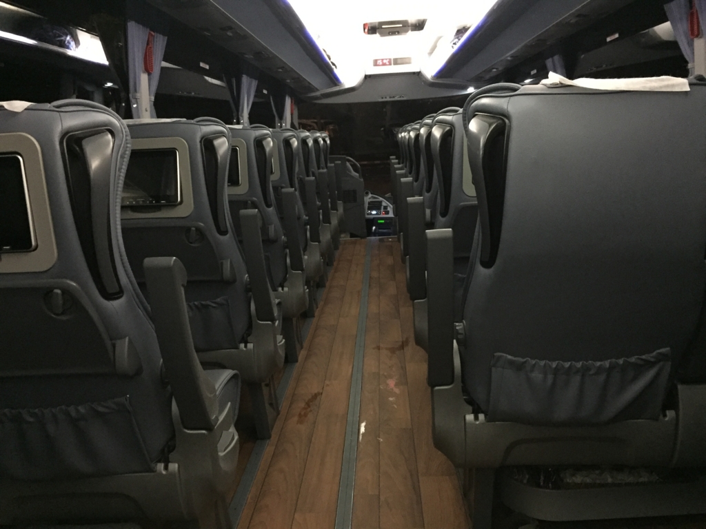 3列シートの室内の様子