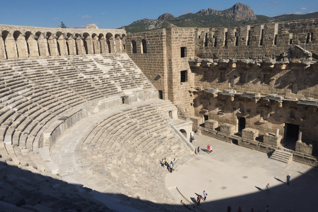 修復を感じさせないくらいほぼ完全な形で残る遺跡