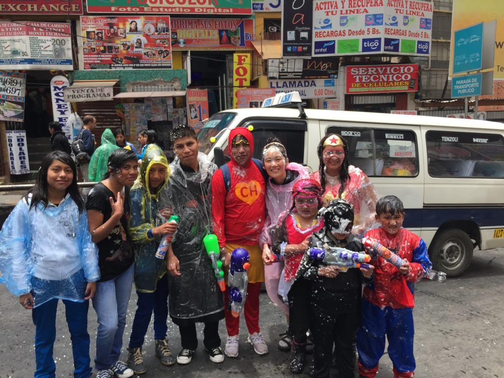 地元の子ども達の武器は強そう!