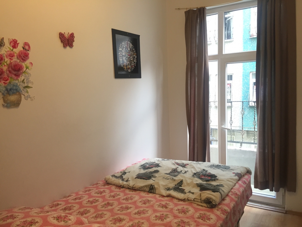 ソファーベッド脚側の様子