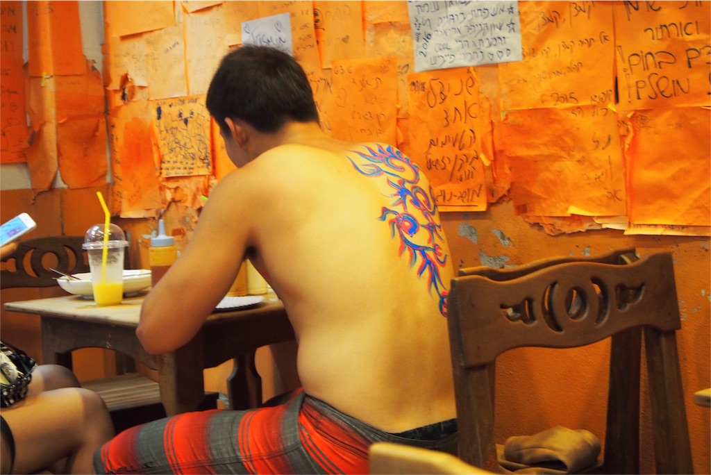 ボディペイント済みの人を発見