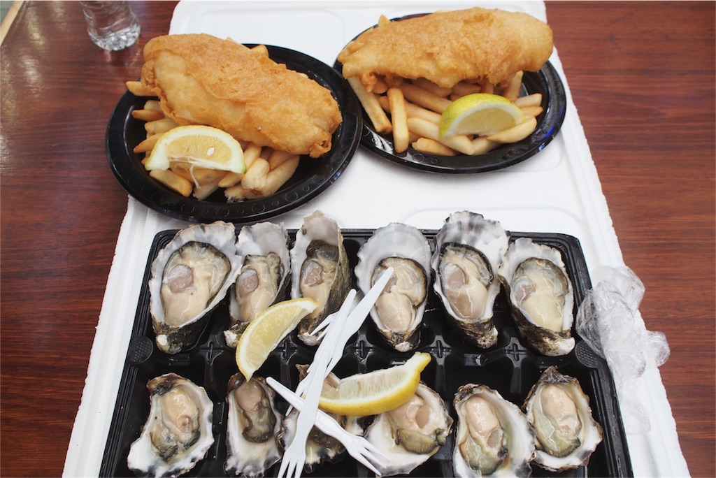 2人で食べたカキとフィッシュアンドチップス