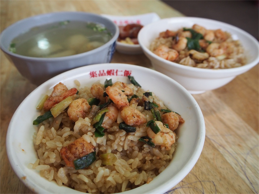 えび飯+ソーセージとスープをオーダー