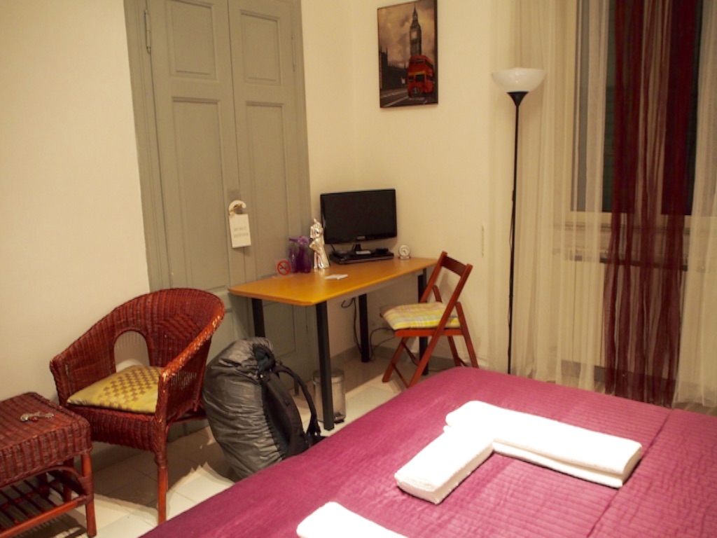 ローマ 宿 室内