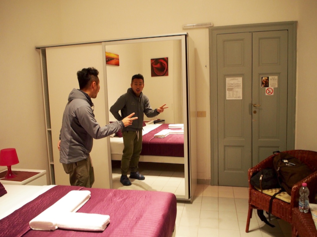 ローマ 宿 室内