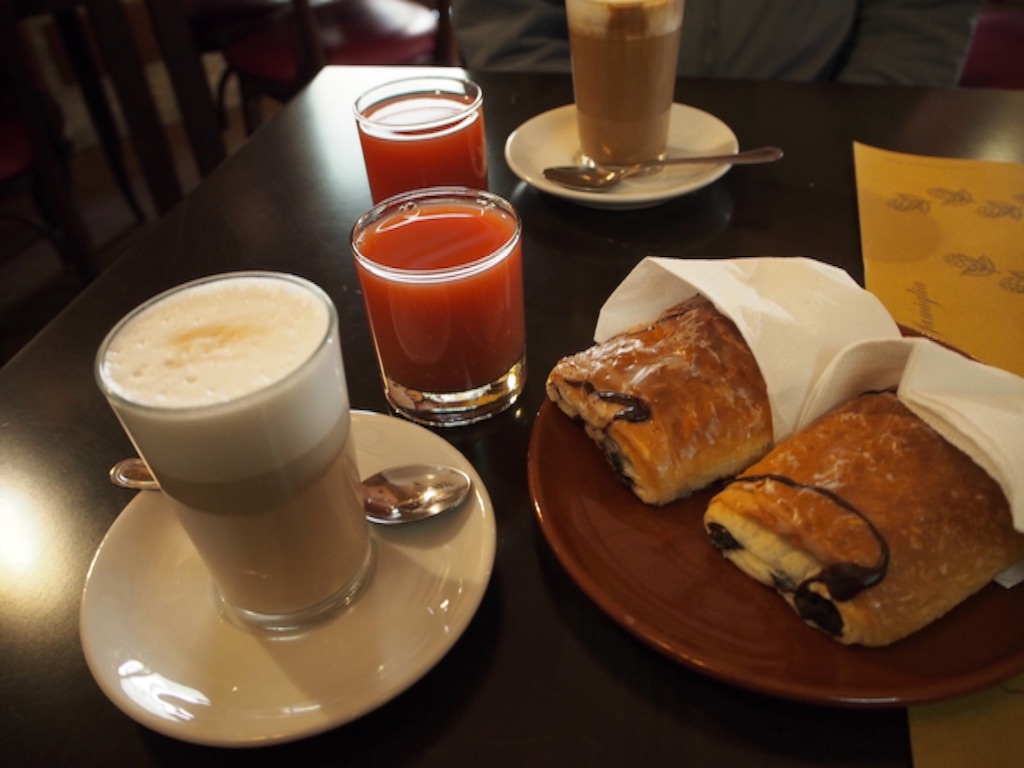 ローマ パブ 朝食