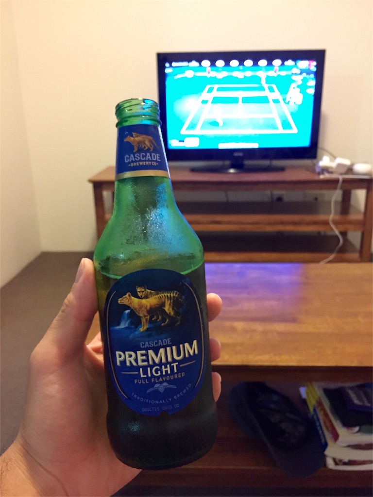 ビールを飲みながら全豪オープン観戦