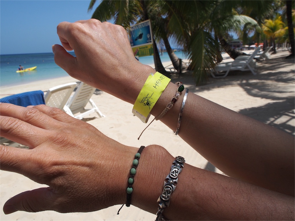 入場チケット代わりのリストバンド