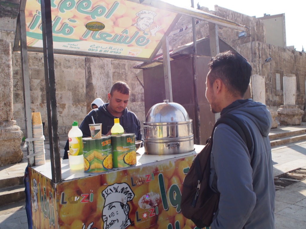 スイートコーンの屋台の様子