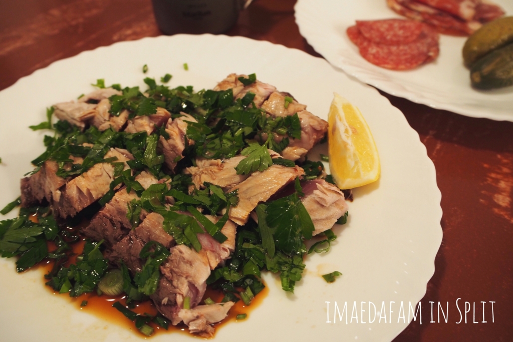 魚市場の魚で作ったカツオのタタキ