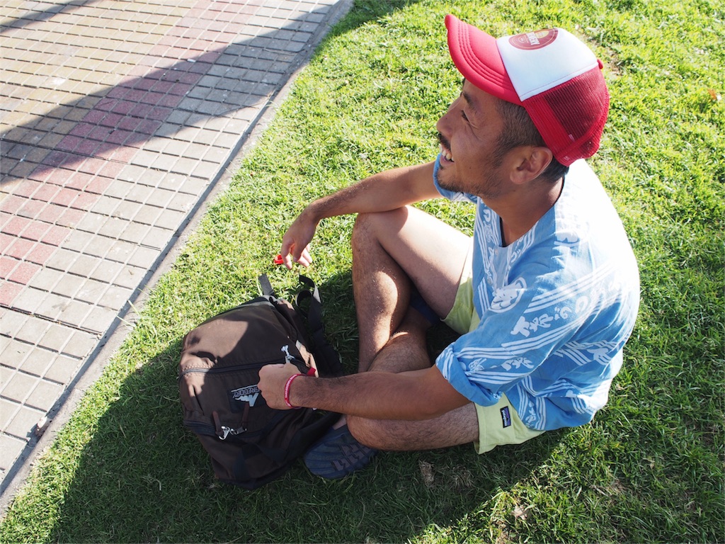 公園でのんびり一休み中