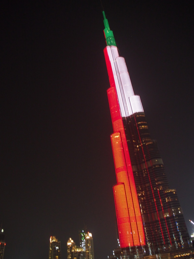 夜のブルジュハリファ