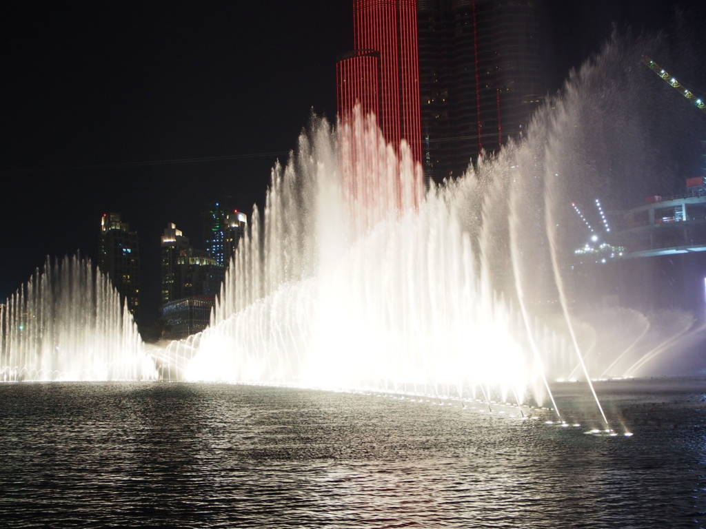 毎晩開催される噴水ショー