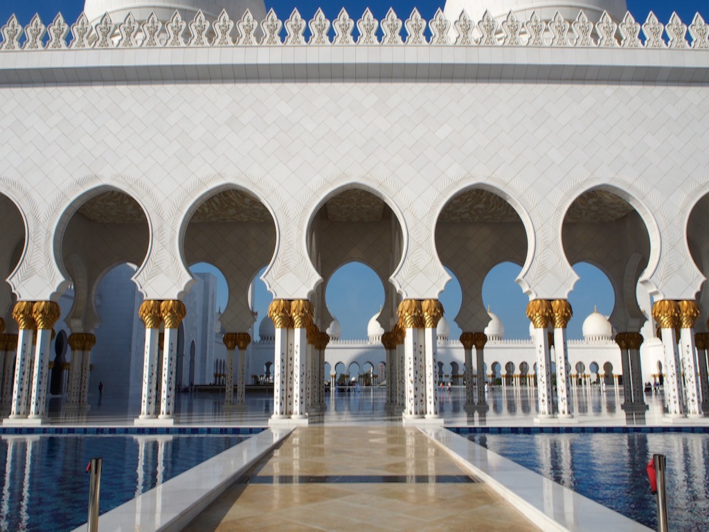 アブダビ　シェイクザイードグランドモスクの綺麗な支柱