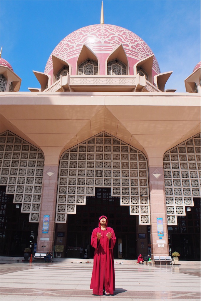 イスラム教のお祈りのポーズ再びの巻