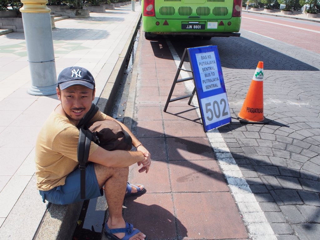 帰り道のバス待ち中