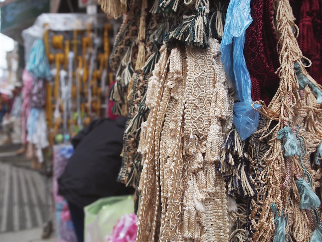 サガルナガ通りでかわいいリボンを発見