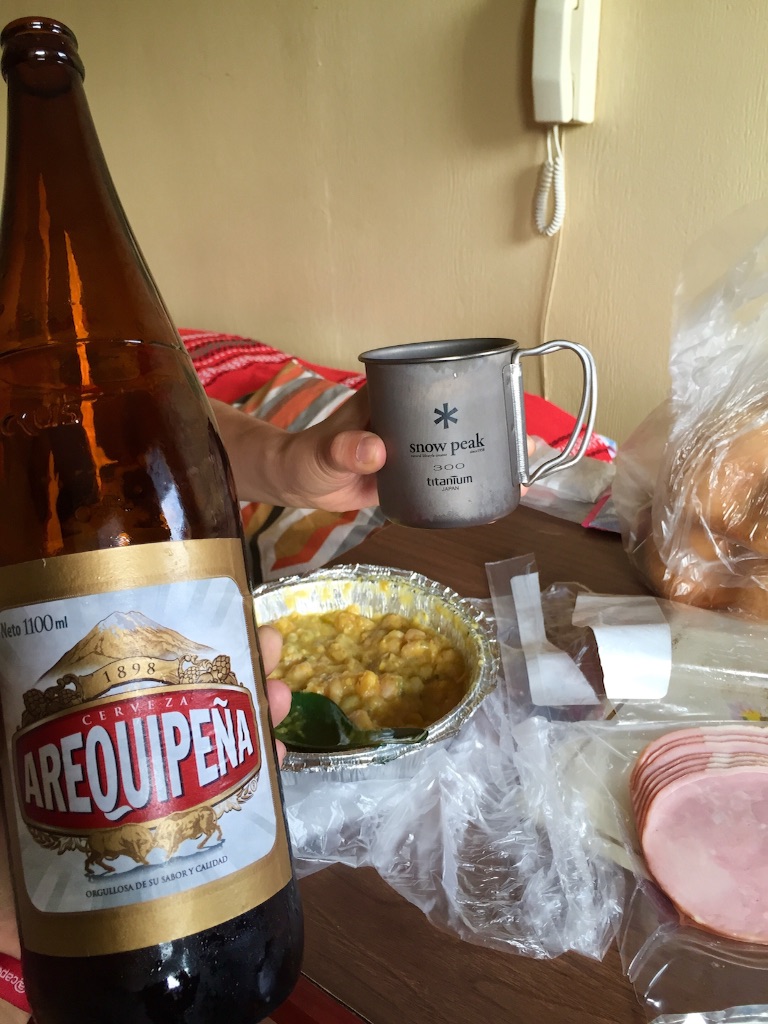 チリ　アリカで食べるハムとお豆の煮物