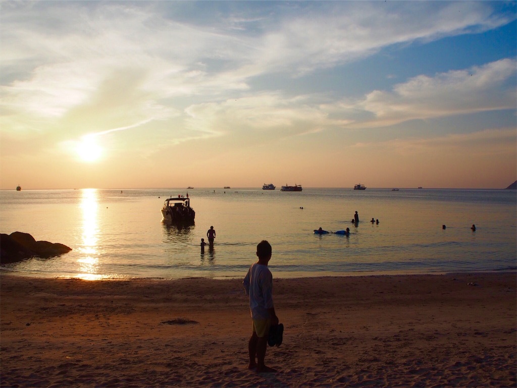 夕暮れ時のサイリービーチ