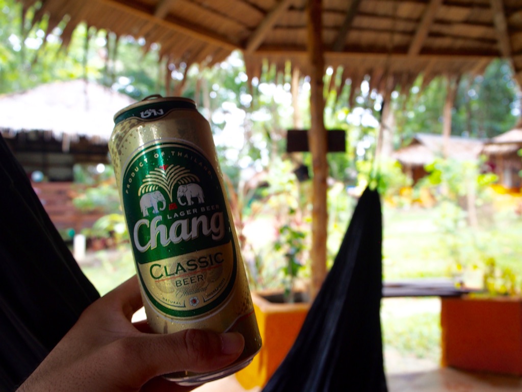 リペ島 ハンモックに揺られながらビール