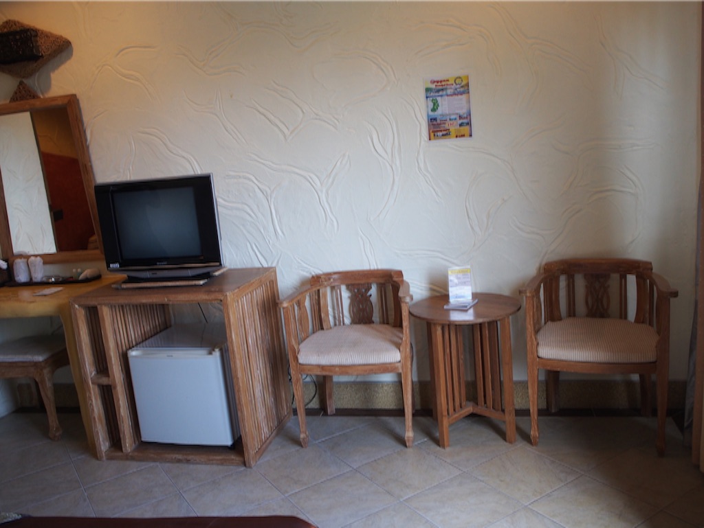 タオ島 宿の机や椅子