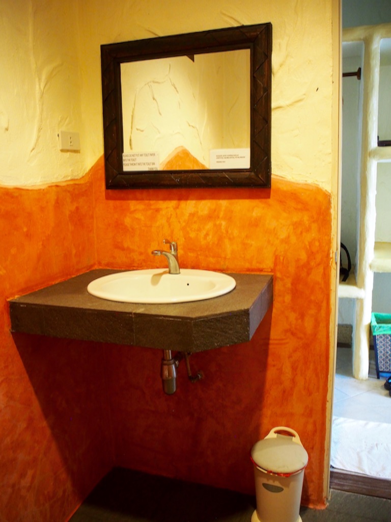 タオ島　シャワールームの洗面台
