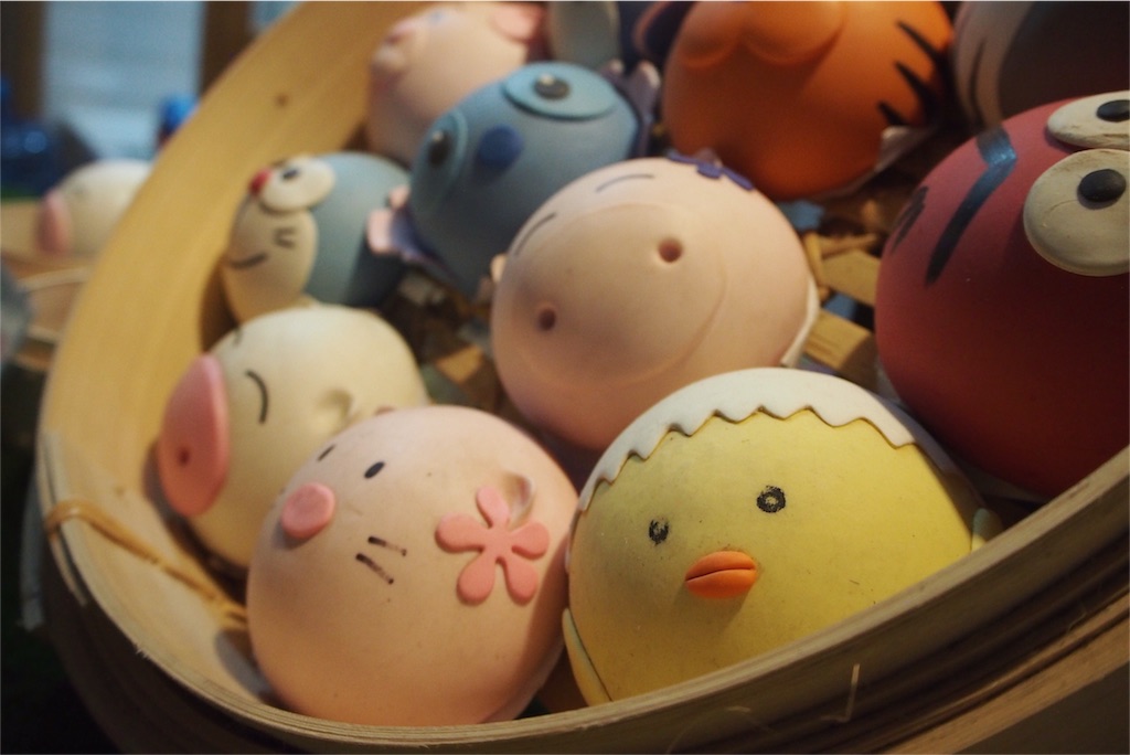 キャラクターのおまんじゅうの屋台