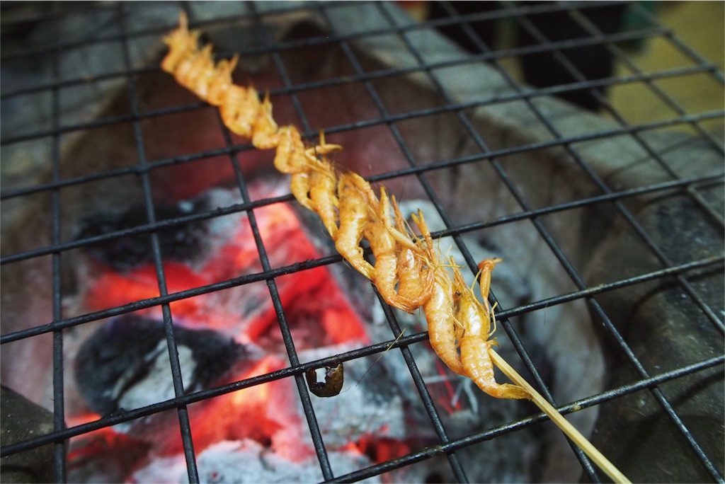 川海老の串焼きをお持ち帰り決定