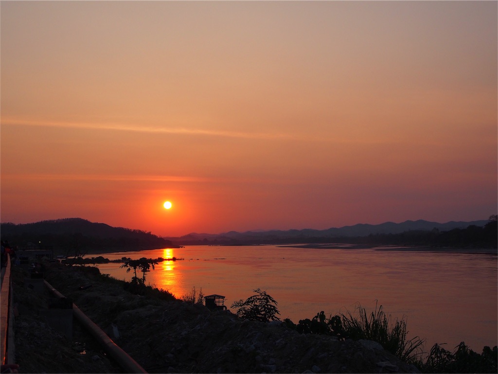メコン川の夕焼け