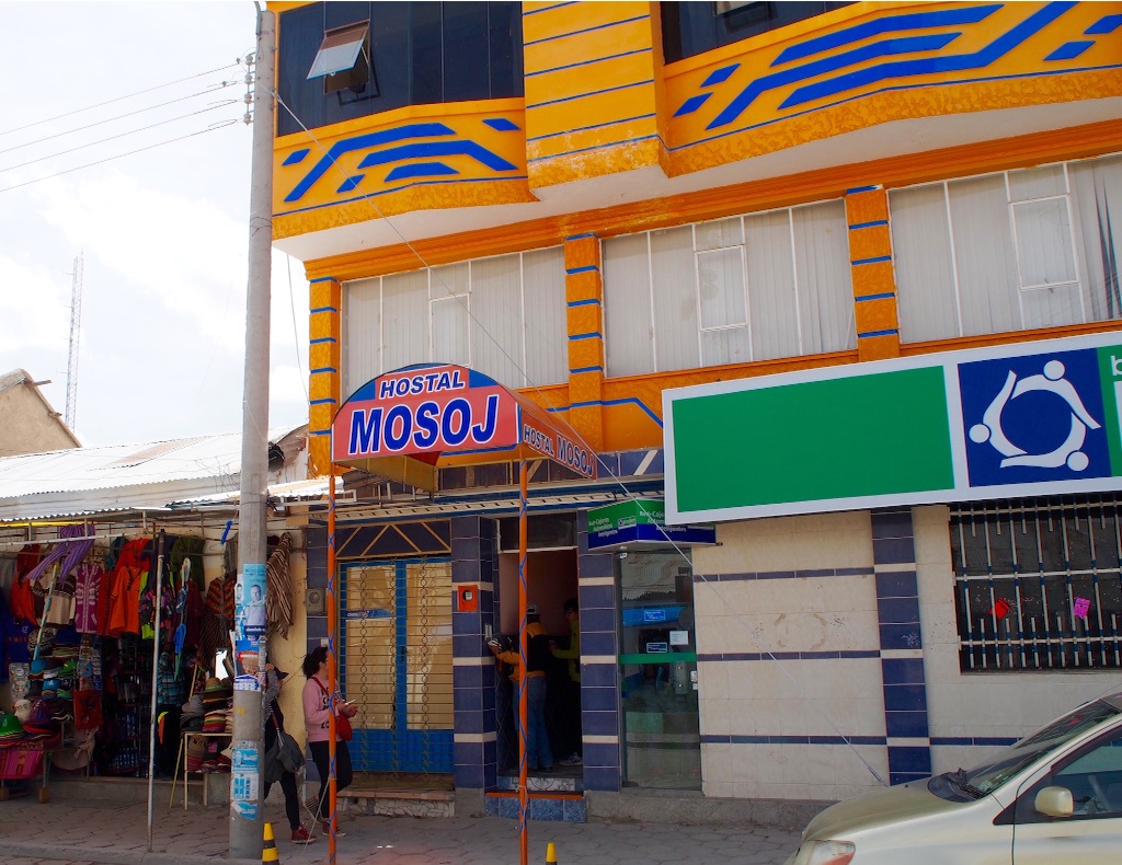 ウユニの宿 Mosojの玄関