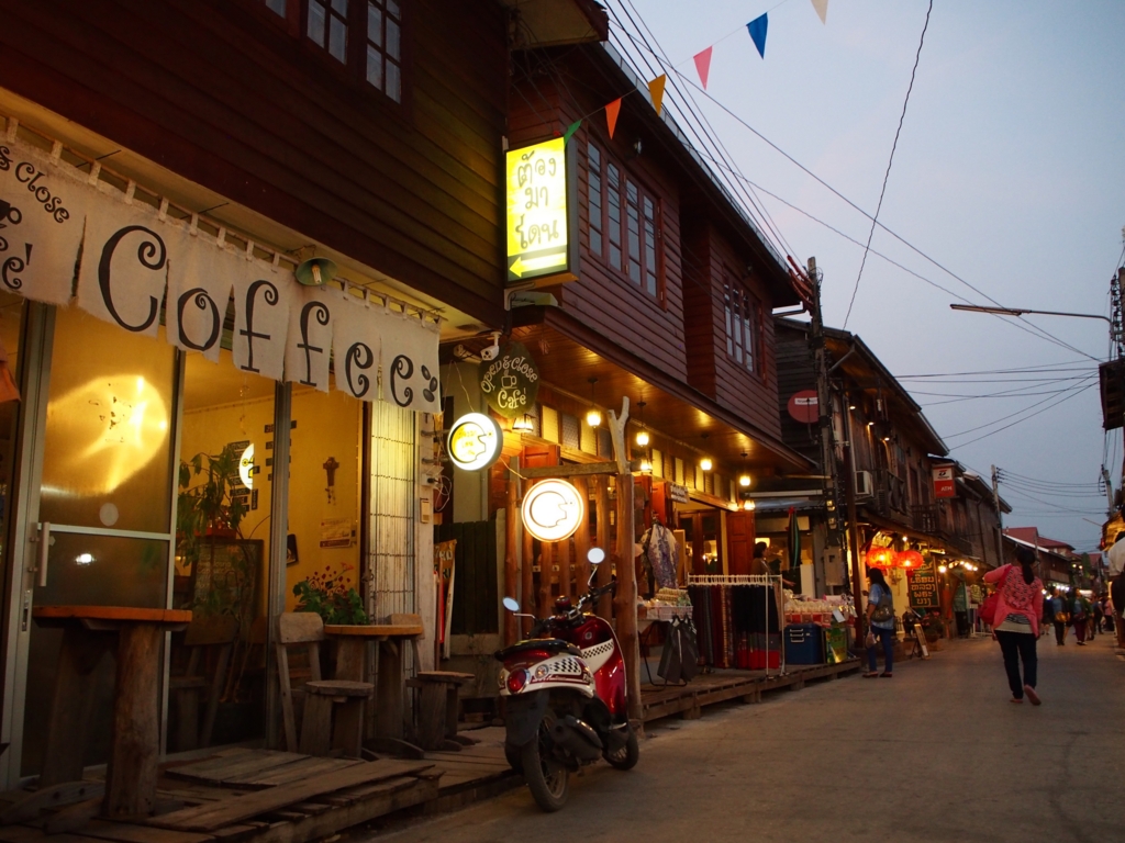夕暮れ時のチェンカーンの町並み その3