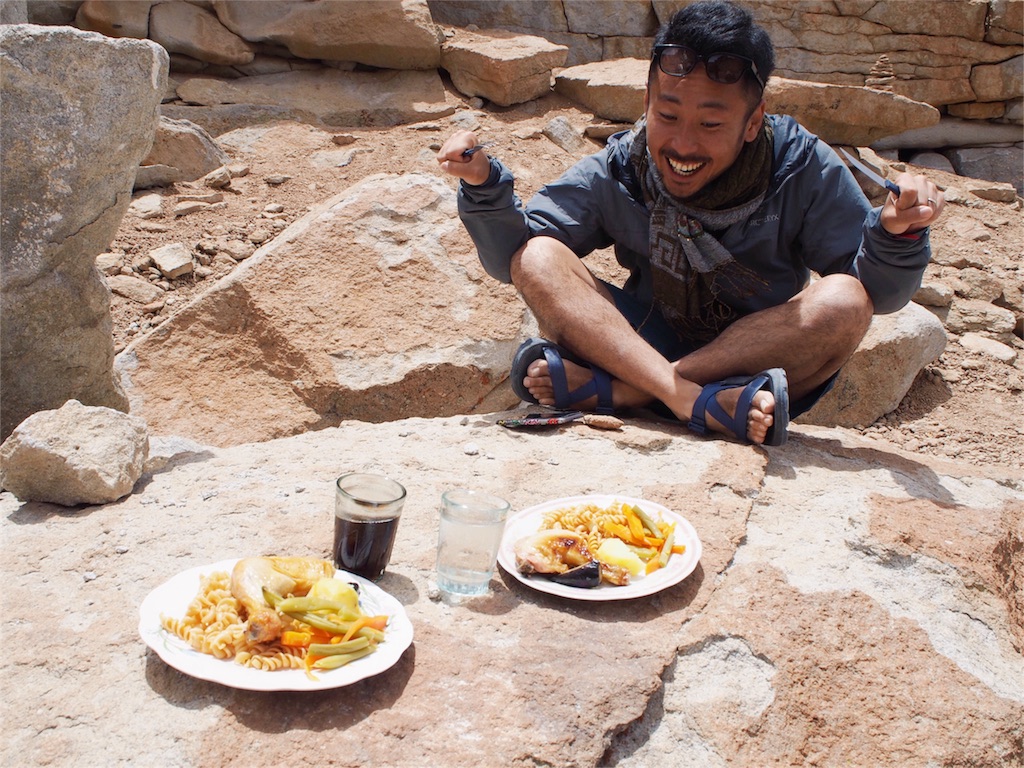 この日のランチ休憩はお外ごはん