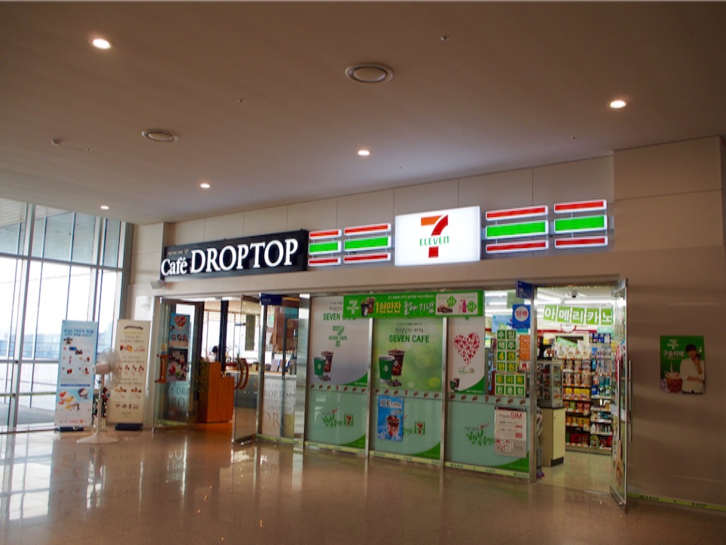 釜山港 フェリーターミナル内のコンビニ