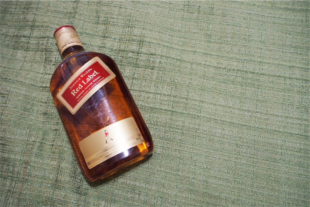 空港の免税店で購入しておいたジョニーウォーカー