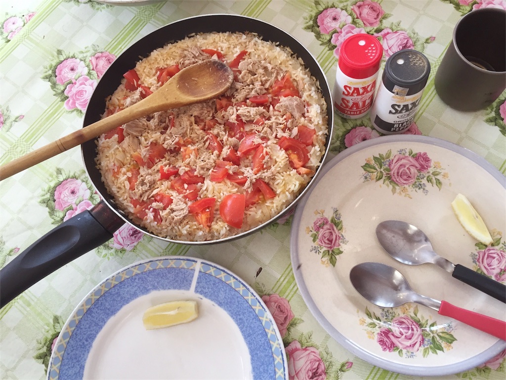 この日はツナのパエリアで乾杯