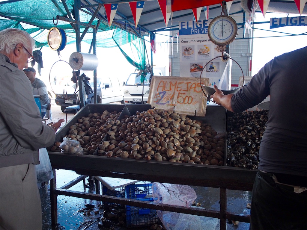 魚市場には新鮮な海鮮が海鮮がたくさん