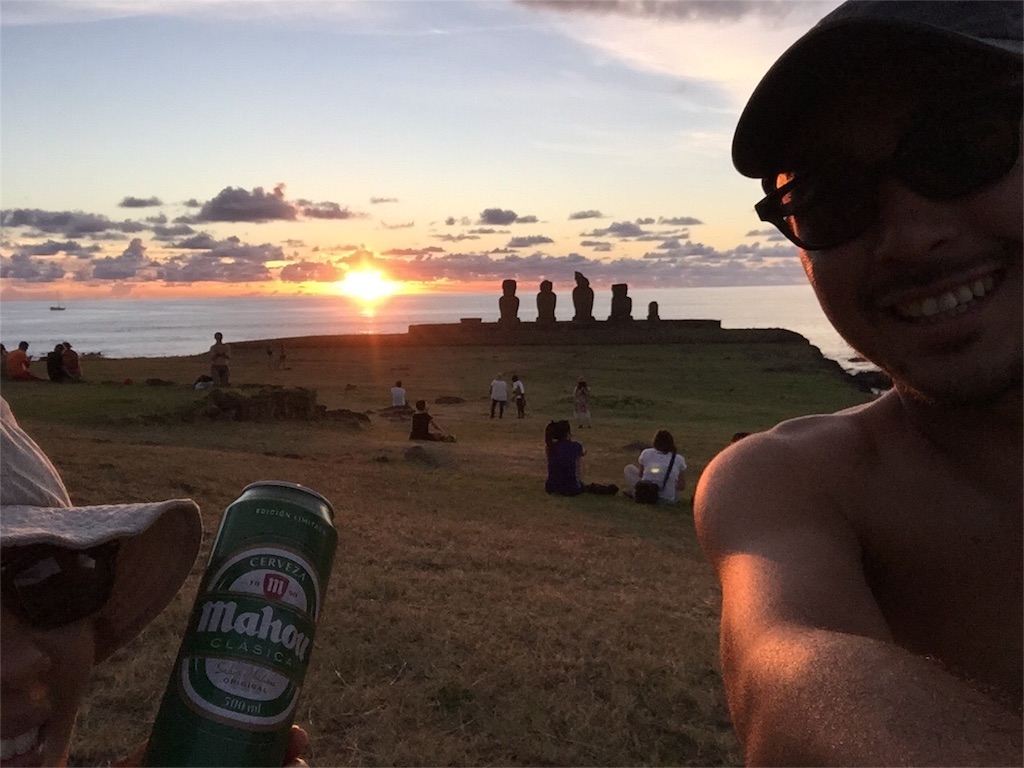 ビールと一緒に幸せなサンセットタイム