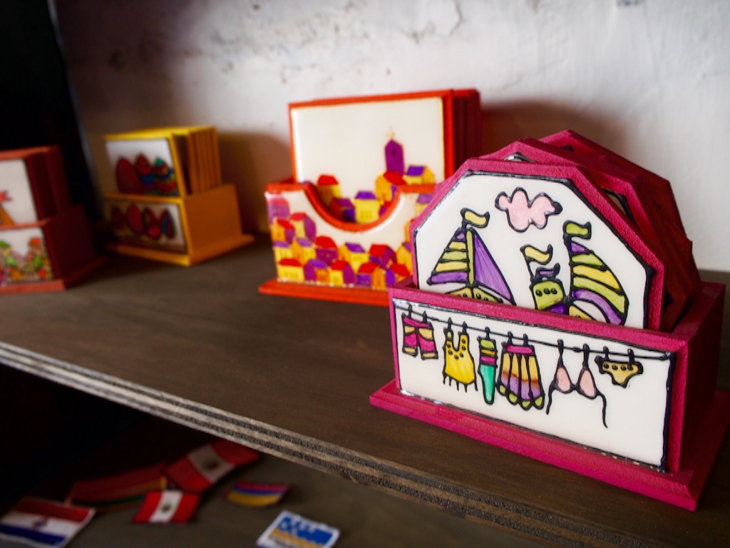 バルパライソの雑貨屋さんで売っているコースター