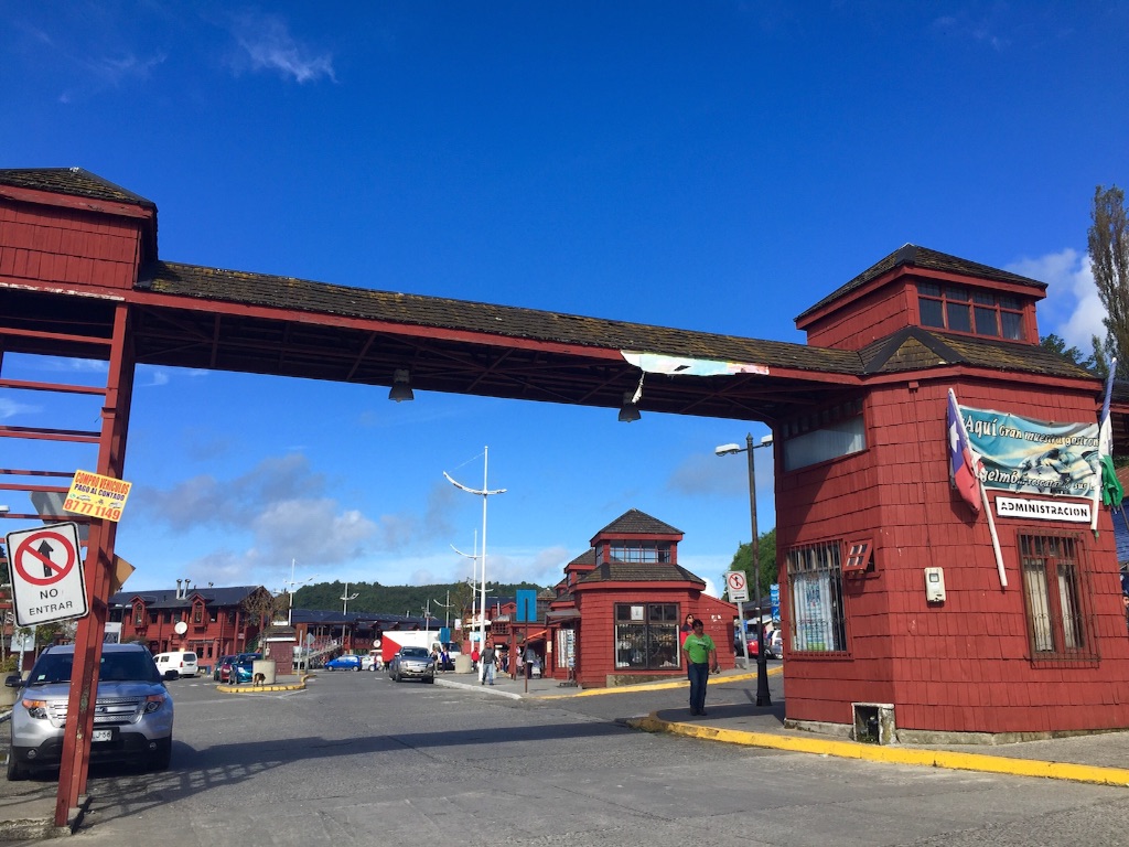 プエルトモンの魚市場