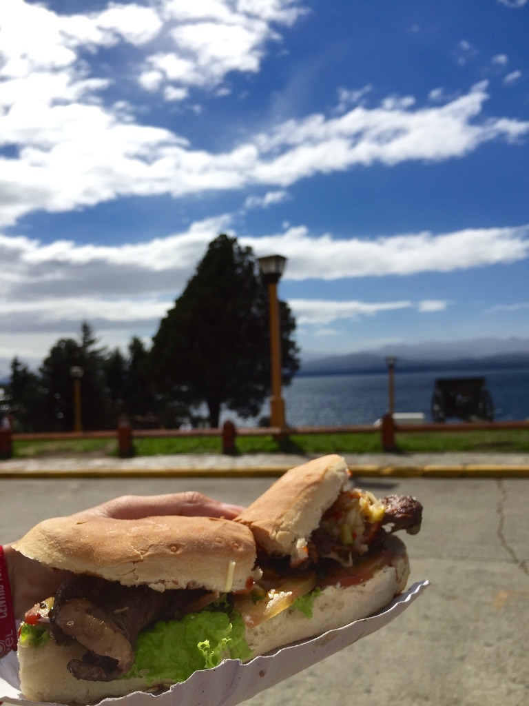 シュラスコサンドでお昼ごはん