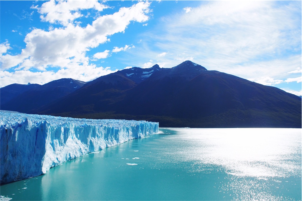 時折崩落する音が地響きのように聞こえました