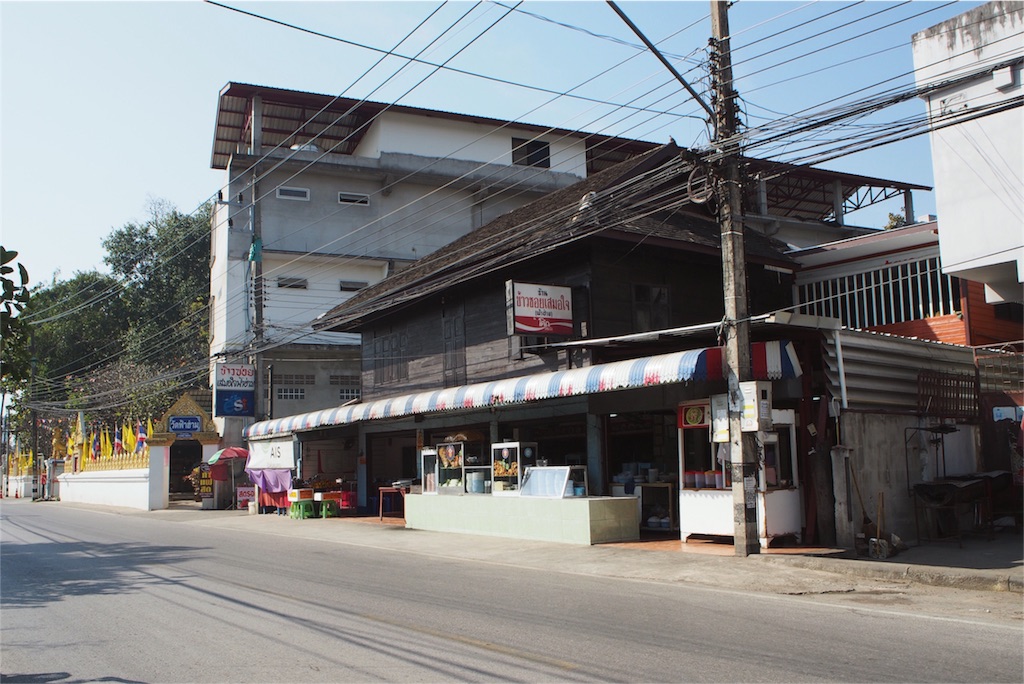 カオソーイソムーチャイソムーチャイ外観