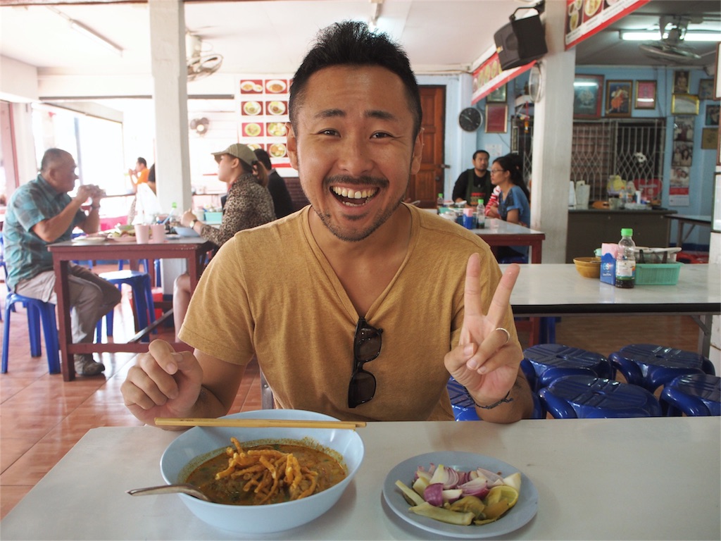 おいしそうなカオソーイ いただきます♡